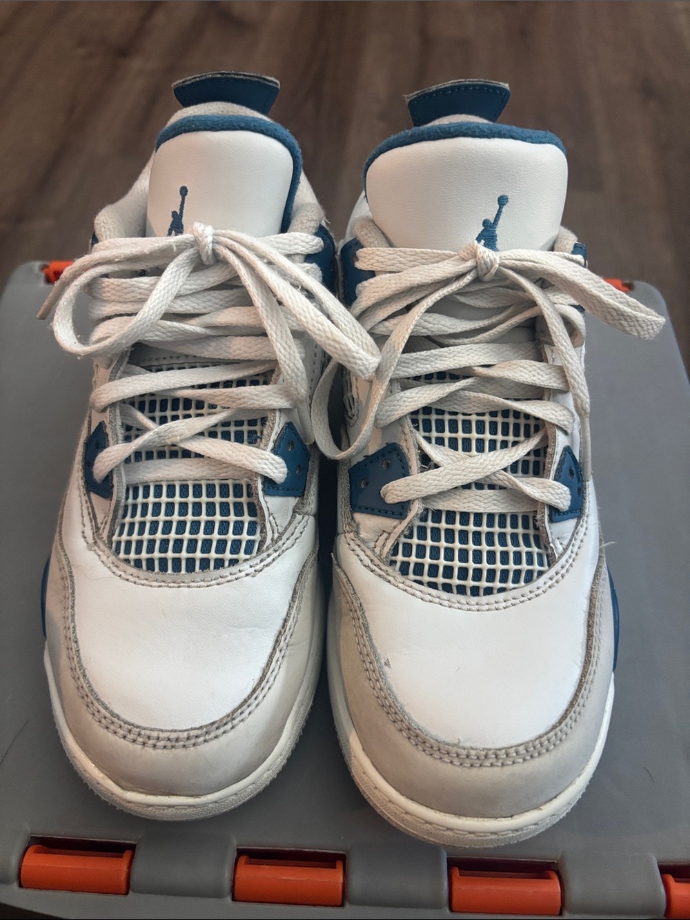 Jordan 4 Retro Kids Sz 2Y White and Military Blue Retro Sneaker